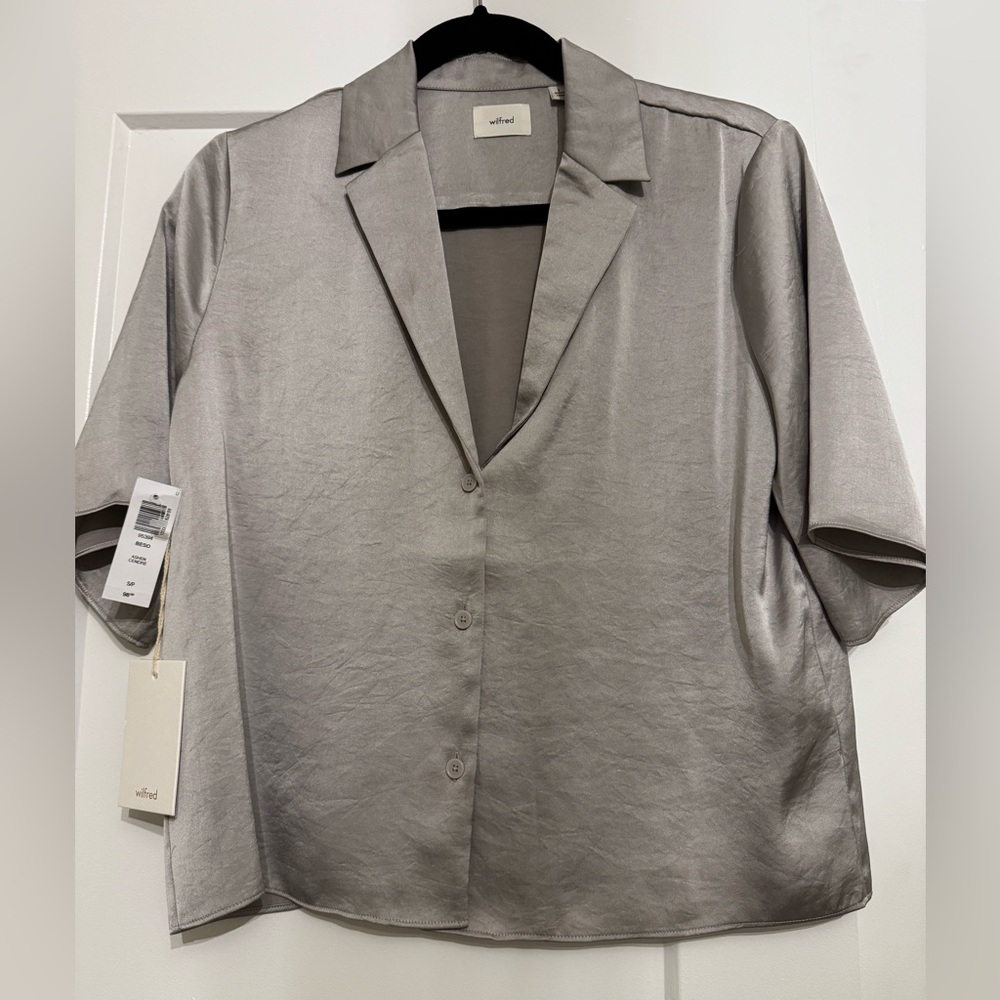 NWT Aritzia Wilfred Beso Satin Shirt - Small